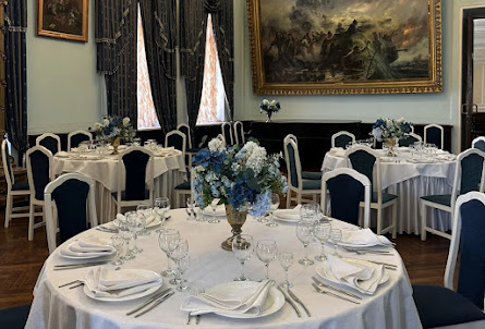 Зал "Голубая гостиная"  в Зал "Гостиная № 8"