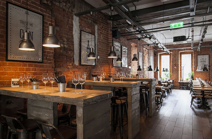 Основной зал в «Хлеб и вино на Тверской» фотография №7