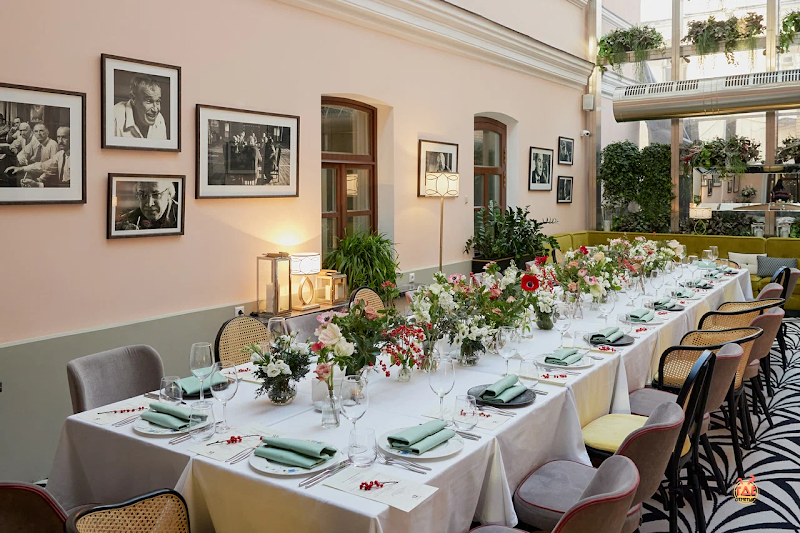12 Grand Cafe фотография № 1