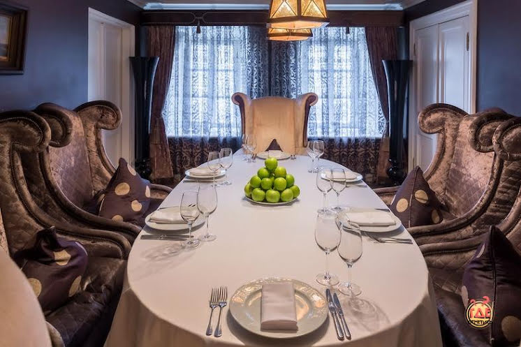 Первый обеденный зал в «Гусятникоff» фотография №5