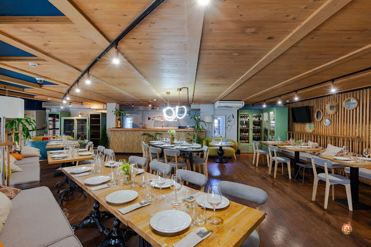 Зал на 2 этаже в «Food Embassy» фотография №14