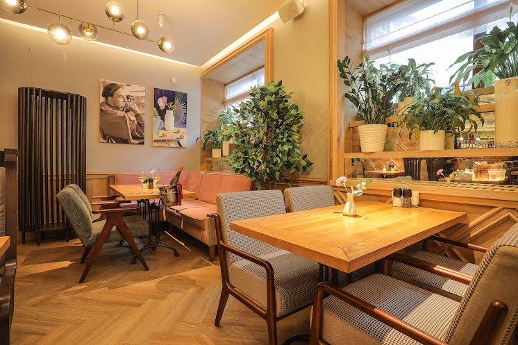 Основной зал в «Beefstroganoff Grill» фотография №12