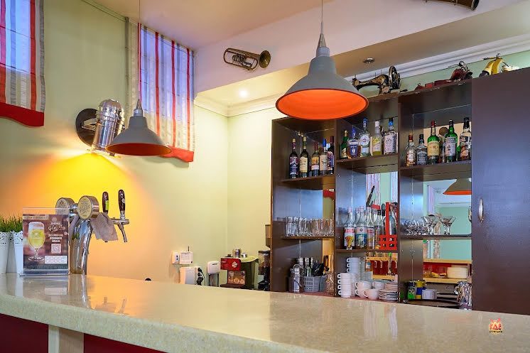 Основной зал  в «Zinger» фотография №5