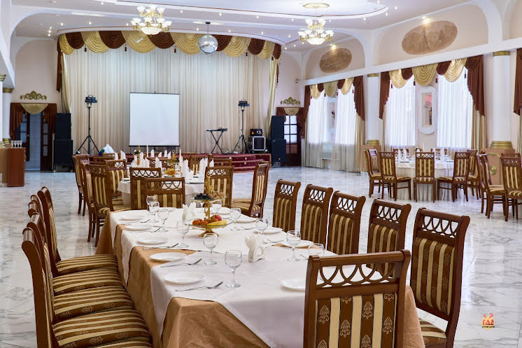 Большой зал в «Замок дружбы» фотография №12