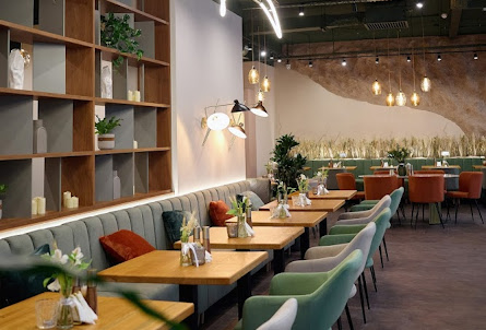 Большой зал  в Малый зал 