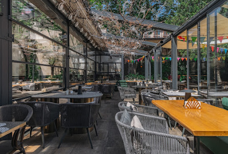 Основной зал в Летняя веранда