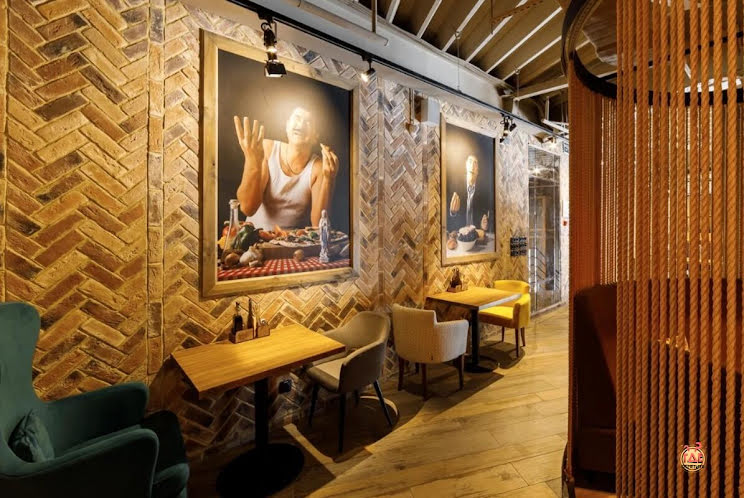 Основной зал  в «Osteria Mario ТРЦ «Саларис»» фотография №8