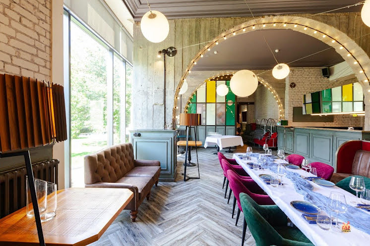 Основной зал  в «MiraGrill» фотография №19