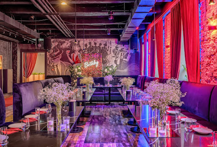 Темный зал в Светлый зал