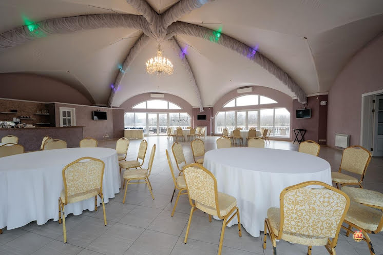 Основной зал в «Ресторан «Кутузов» в Московской области» фотография №6