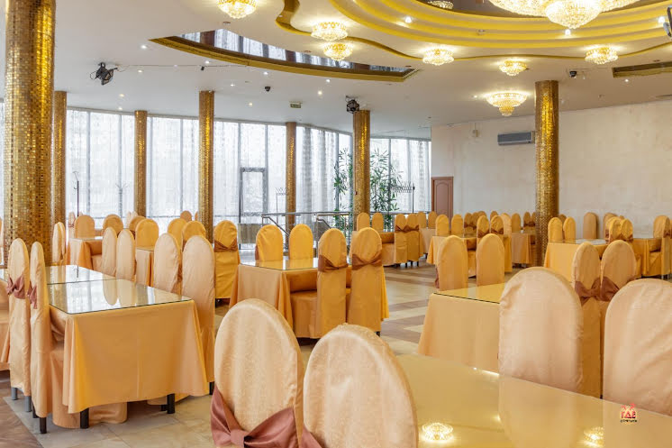 Зал «Золотой» в «У Озера ​на Героев Космоса» фотография №9