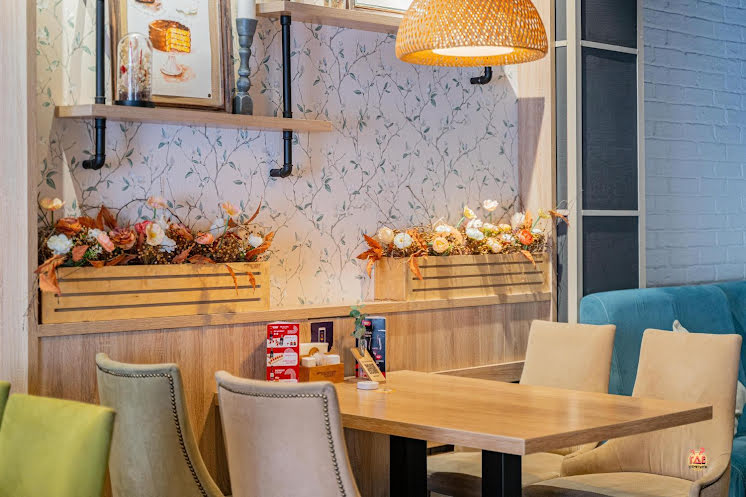 Зал на 2 этаже в «По чесноку на Академика Королева» фотография №9