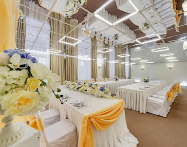  ресторан Almond