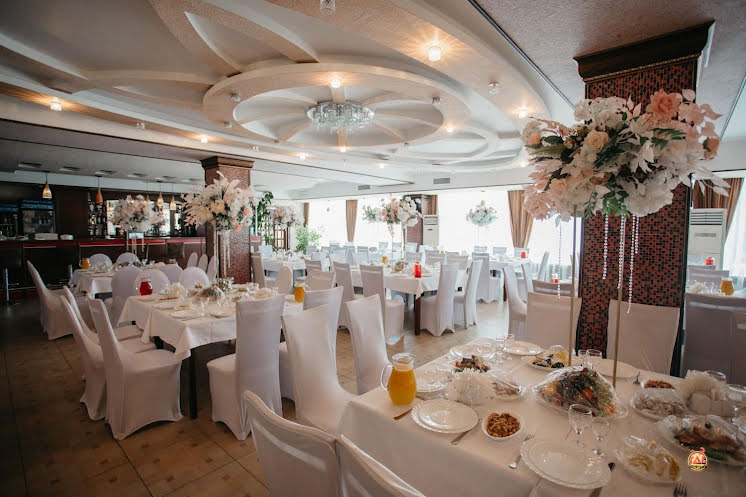 Большой банкетный зал в «Тюльпан» фотография №13