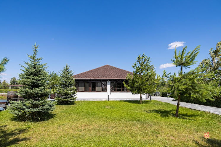 Ресторан у озера в «Вилла София» фотография №9