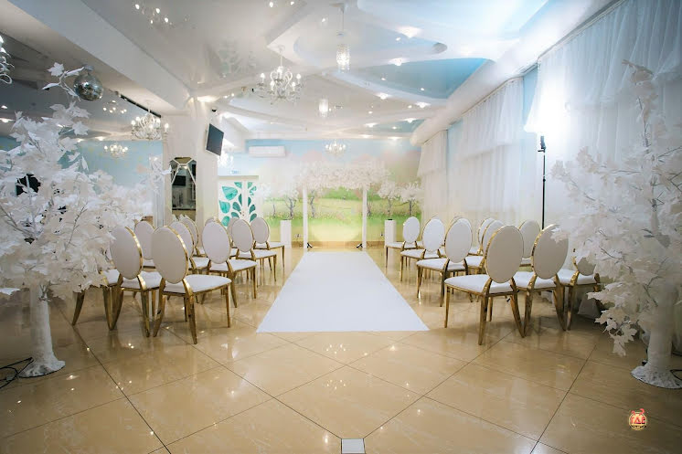 Основной зал в «Лето» фотография №16