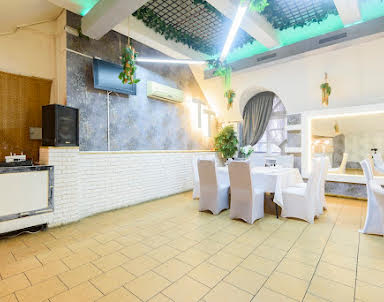  ресторан Три тополя