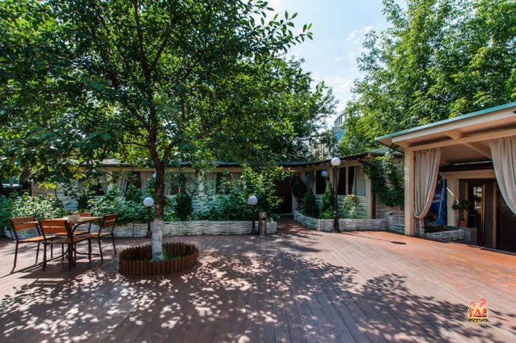 Летняя веранда в «Хинкальная на Краснобогатырской» фотография №4