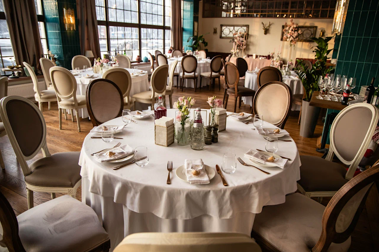 Основной зал в «Гарденс» фотография №8