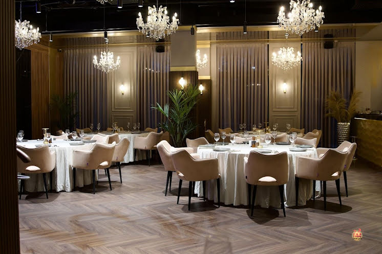 Основной зал в «The Villa» фотография №13