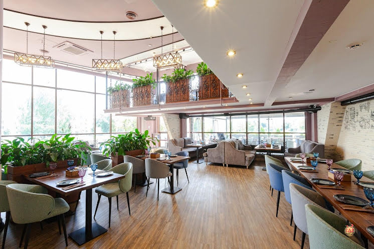 Основной зал  в «Шато Манави на Адмирала Лазарева» фотография №5