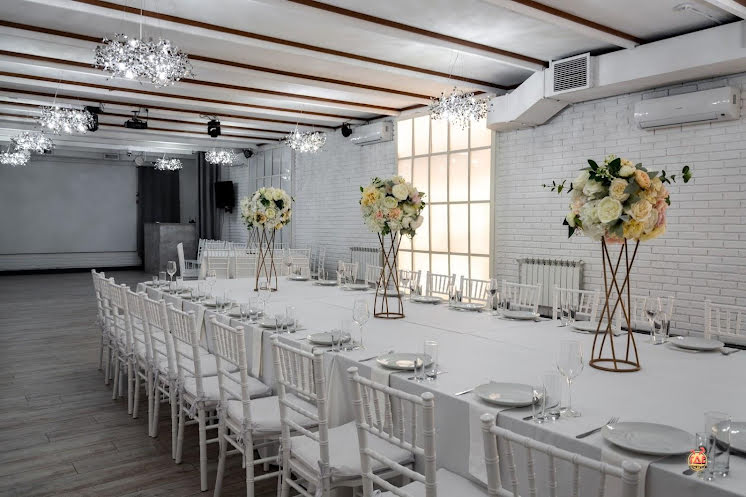 Банкетный зал  в «Банхоф на Мира» фотография №3