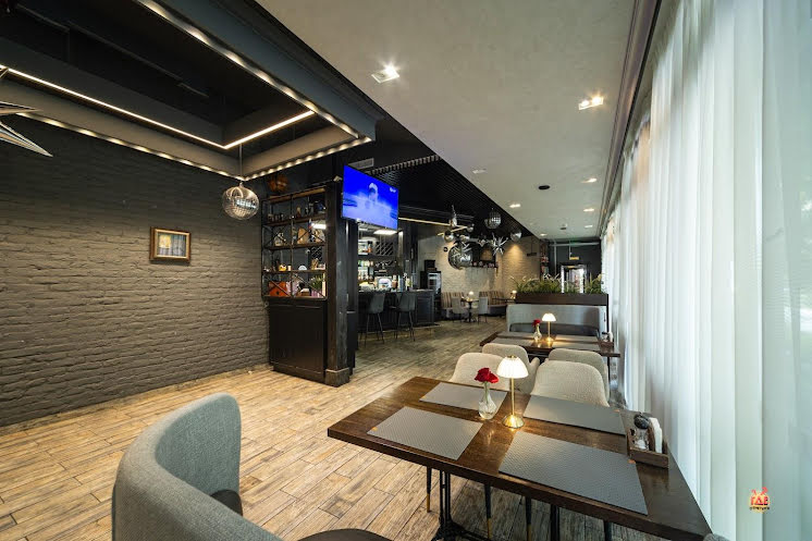 Основной зал в «Belle Famille» фотография №11