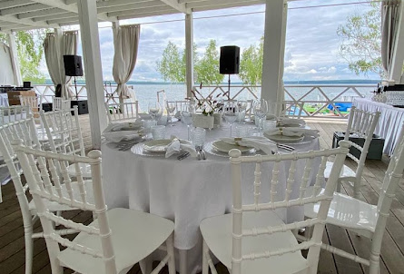 Веранда на пляже в Волна