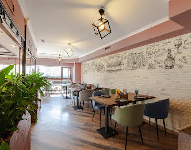  ресторан Шато Манави на Адмирала Лазарева