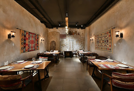 Основной зал в Банкетный зал 