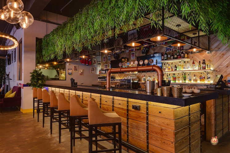 Основной зал в «Larionov grill&bar в г. Московский» фотография №4