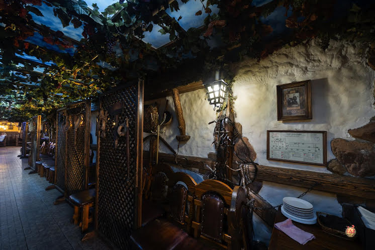 Зал ресторана  в «Три перца» фотография №18