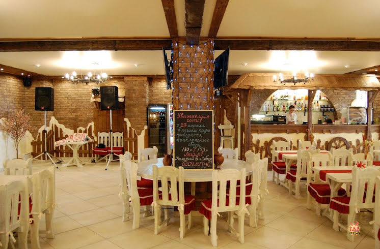 Основной зал в «Белая лошадь» фотография №11