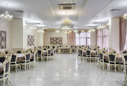 Большой зал  в Большой зал 