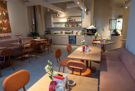 Основной зал в Беседка