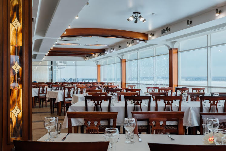 Основной зал  в «Русская усадьба» фотография №13