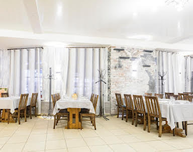  ресторан Три тополя