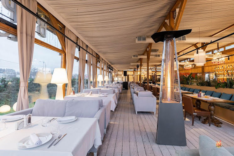 Основной зал в «Веранда» фотография №12