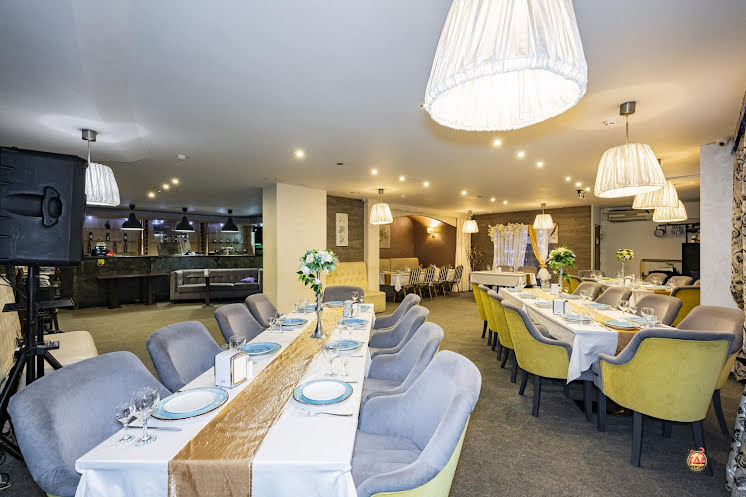 Основной зал в «Шоколад» фотография №15