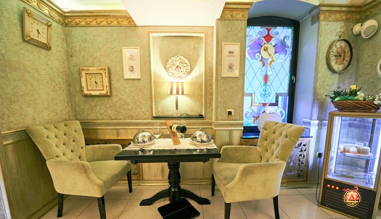 Большой зал в «Времена Года» фотография №8