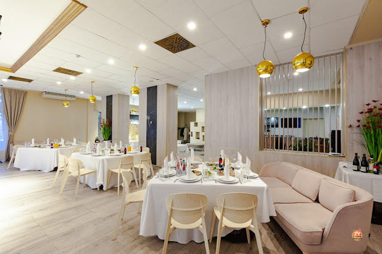 Зал ресторана в «Истра Гарден» фотография №5