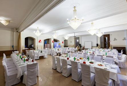 Большой зал  в Ресторан