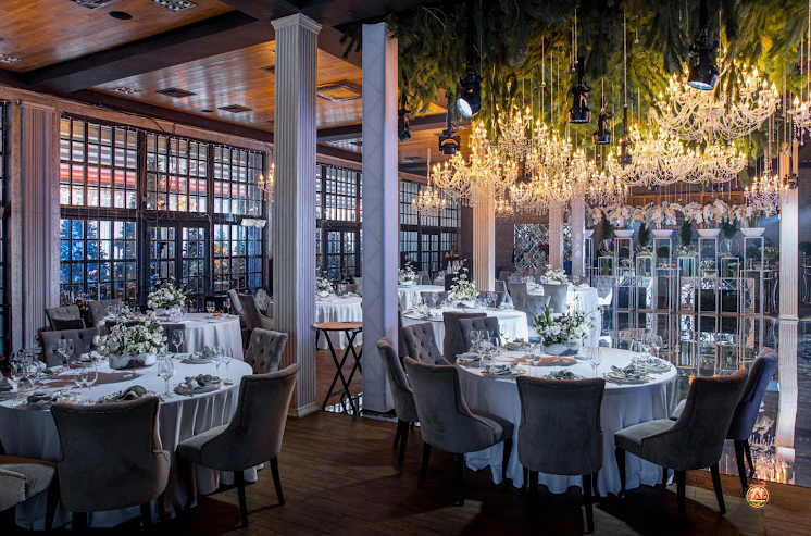 Основной зал в «Шале Берёзка» фотография №15