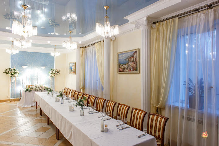 Основной зал  в «Бизнес Отель» фотография №10