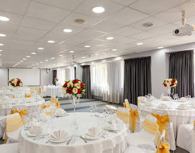  ресторан Marins Park Hotel Mocква Пражская