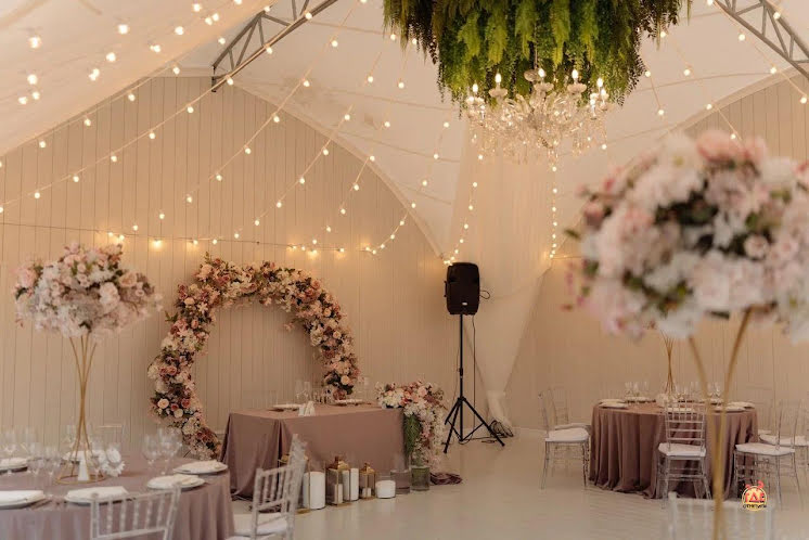 Шатер у озера в «Гребнево» фотография №9