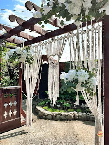 Летний двор в «Замок в долине» фотография №10