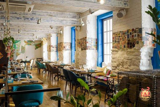 Основной зал ресторана в «Азык-Тулек» фотография №4