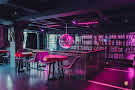 Основной зал в «Небар на Литейном»