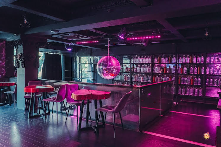 Основной зал в «Небар на Литейном» фотография №4